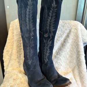 Old Gringo high top boots. 9B